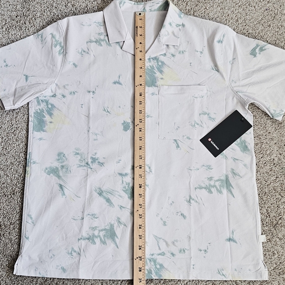 NWT Lululemon Athletica Airing Easy Short-Sleeve Snap Button Shirt - Size XL - Picture 11 of 11